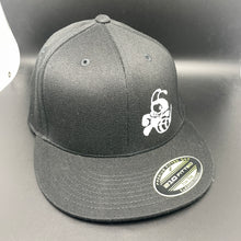 Load image into Gallery viewer, Discraft Buzzz Flexfit Flat Bill hat
